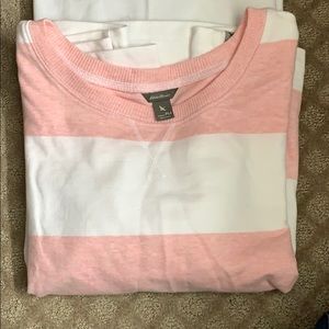 Women’s light weight sweatshirt